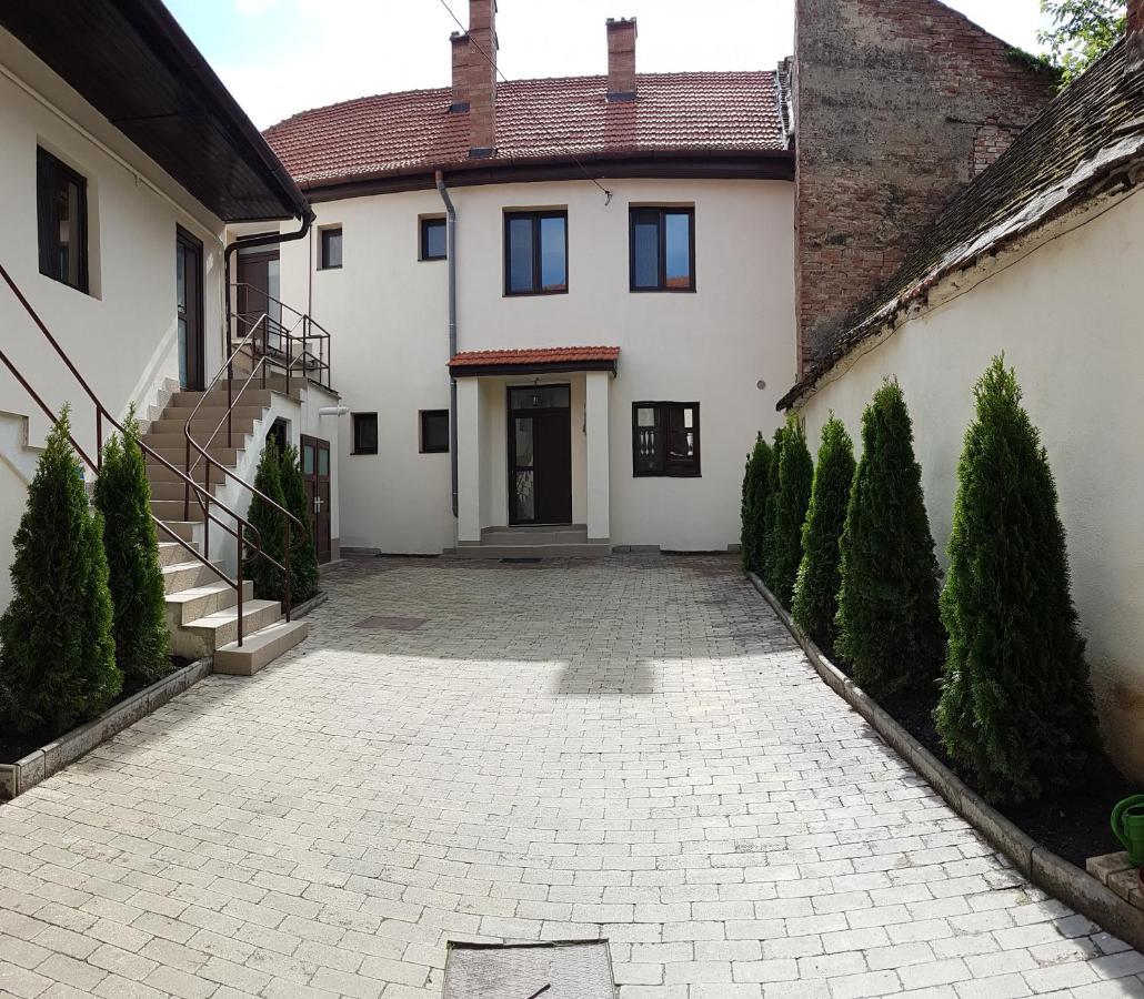 Lindenhaus Hotel Сибиу Екстериор снимка
