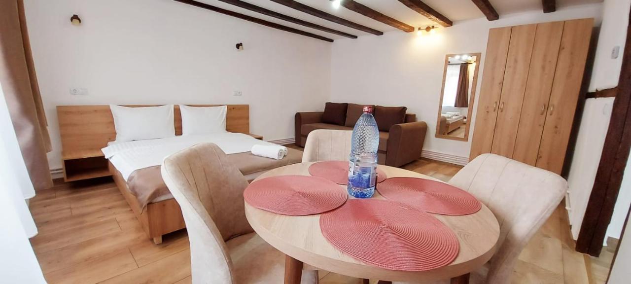 Lindenhaus Hotel Сибиу Екстериор снимка