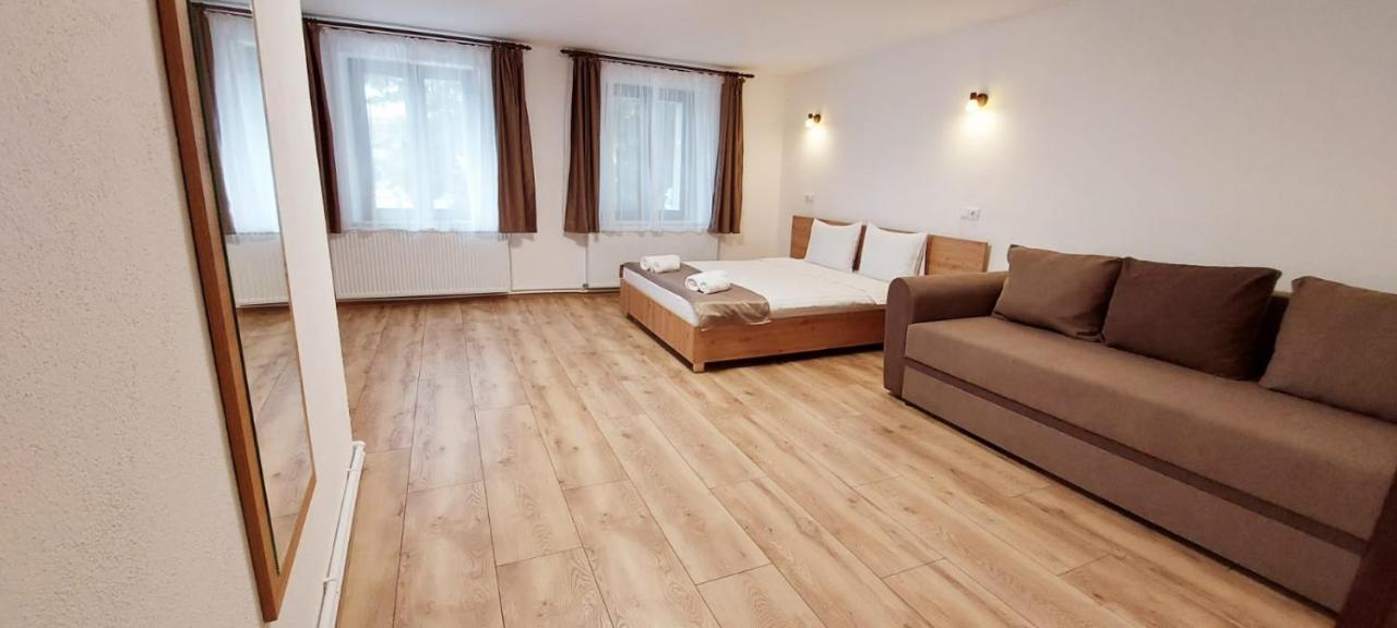 Lindenhaus Hotel Сибиу Екстериор снимка