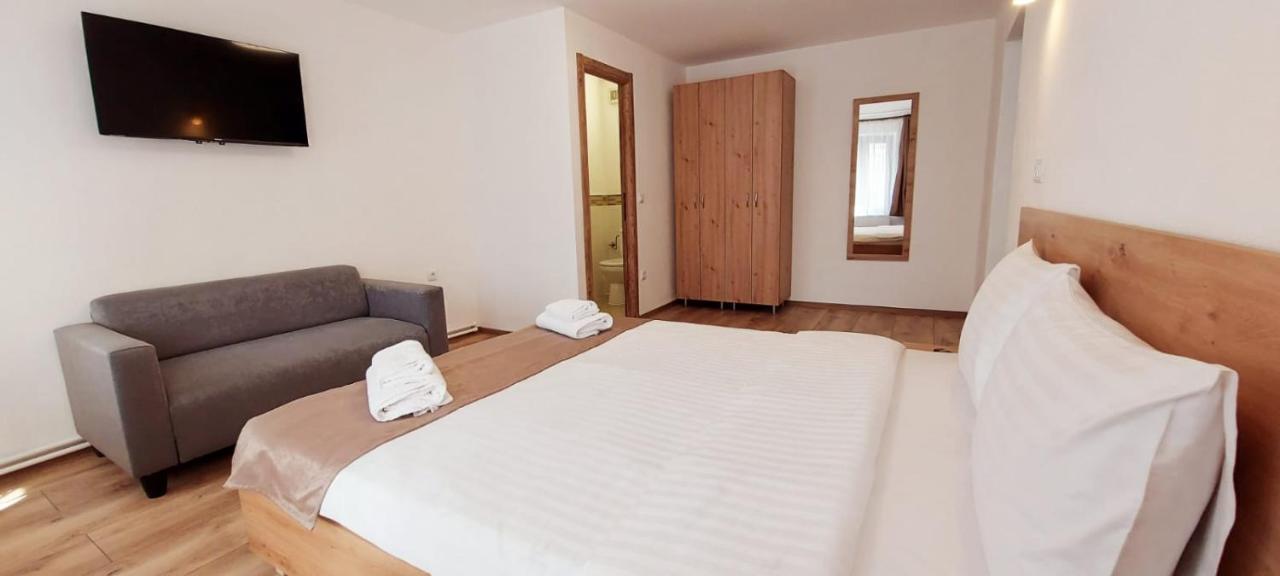 Lindenhaus Hotel Сибиу Екстериор снимка