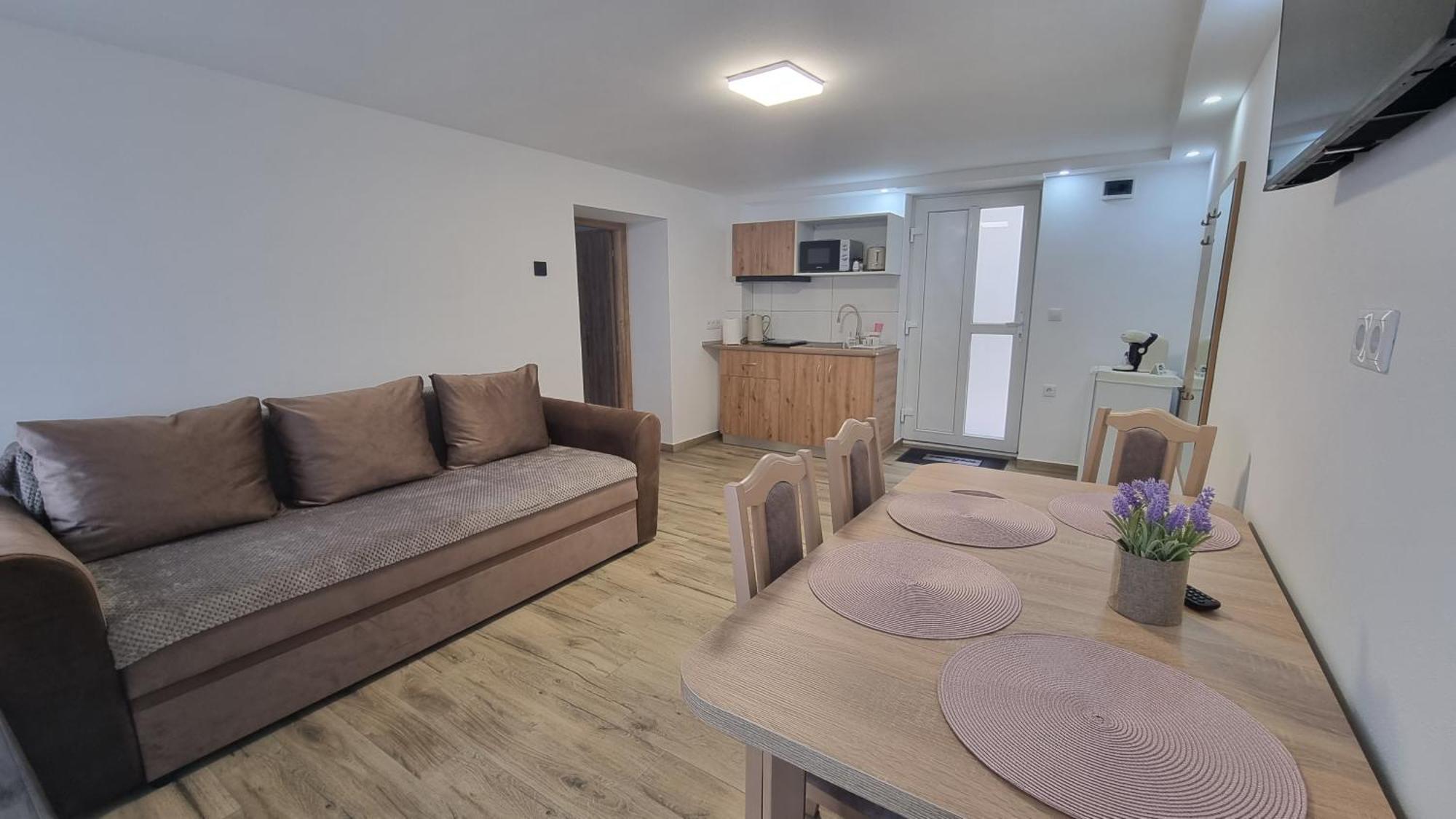 Lindenhaus Hotel Сибиу Екстериор снимка
