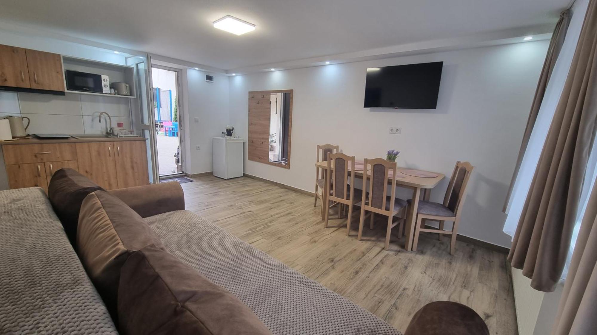 Lindenhaus Hotel Сибиу Екстериор снимка