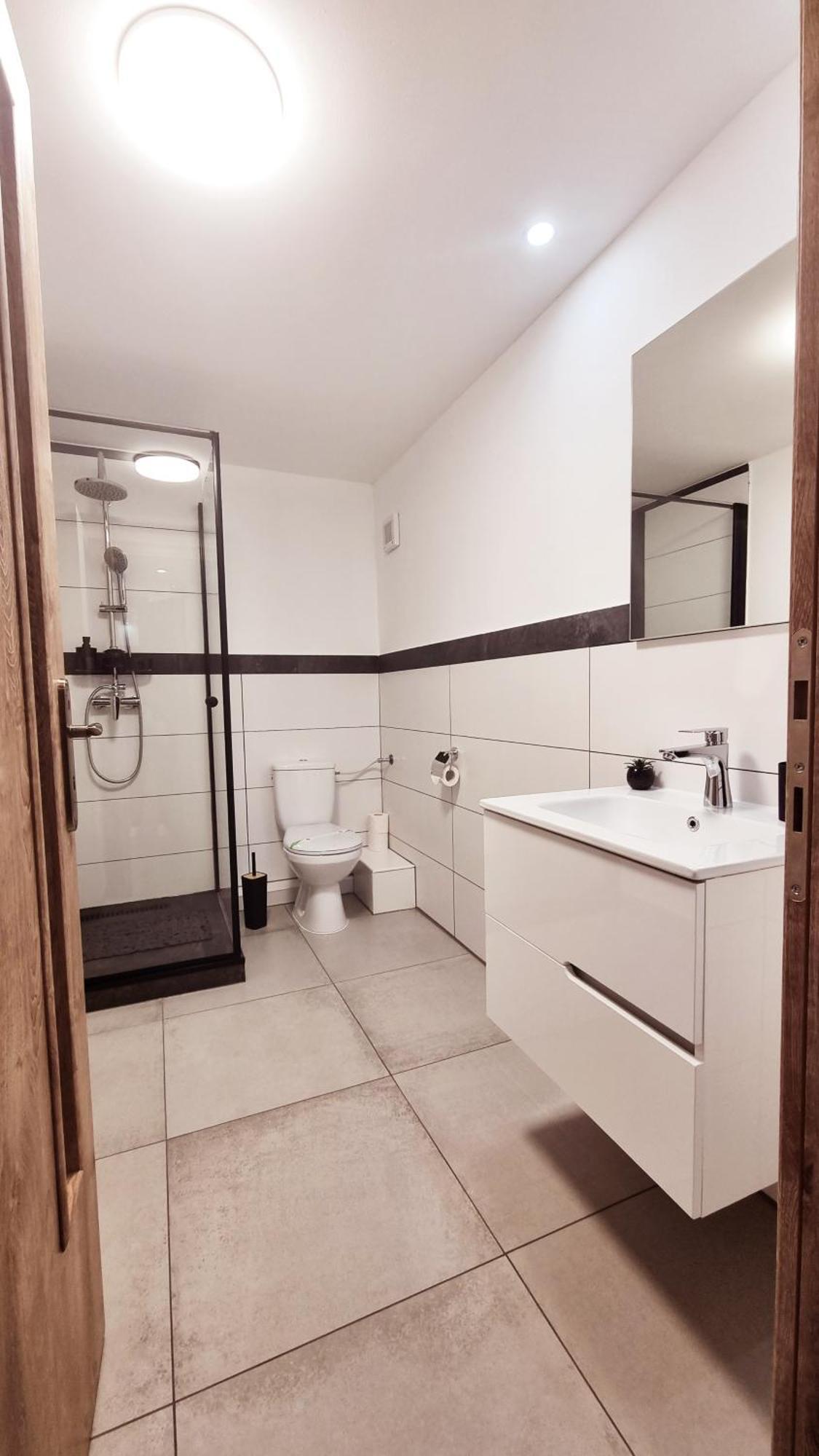Lindenhaus Hotel Сибиу Екстериор снимка