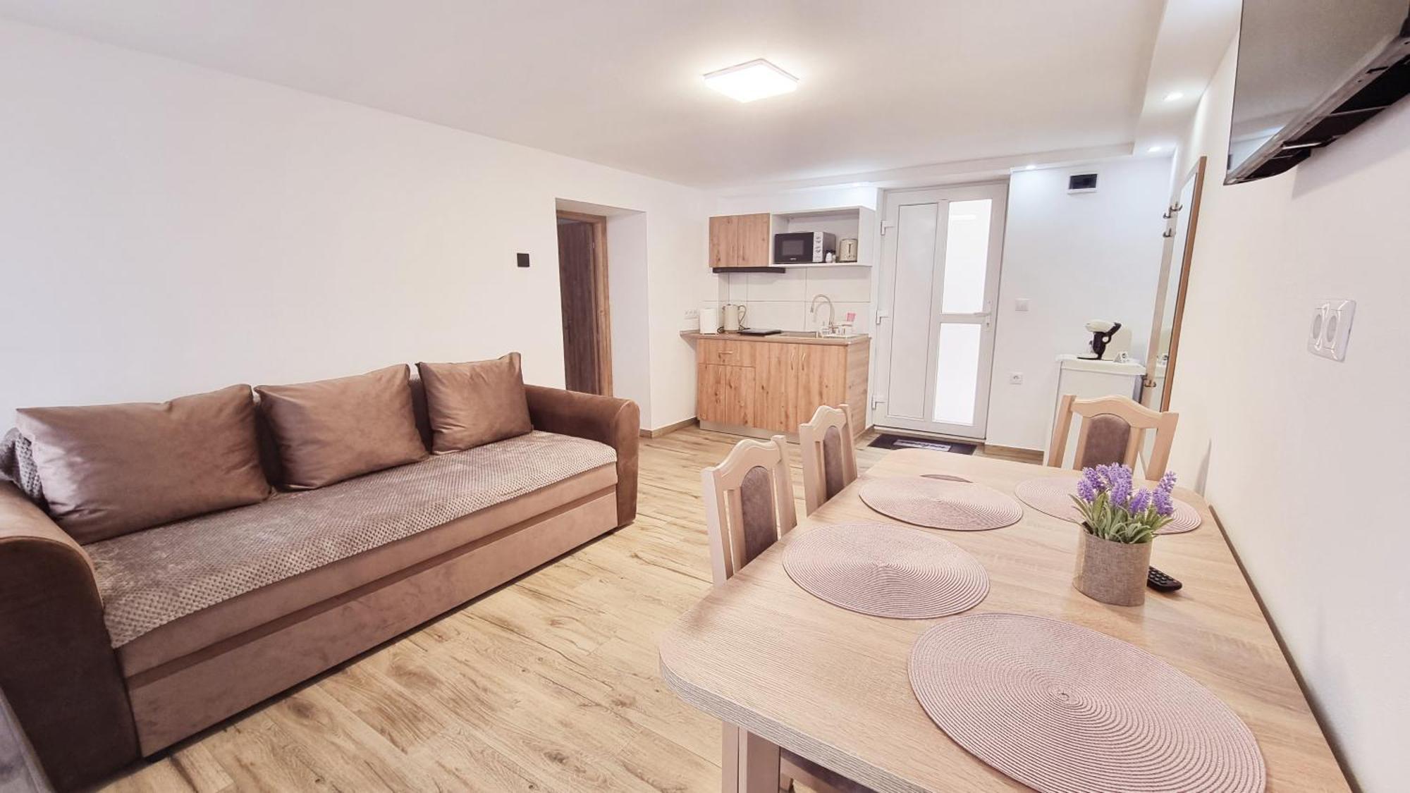 Lindenhaus Hotel Сибиу Екстериор снимка